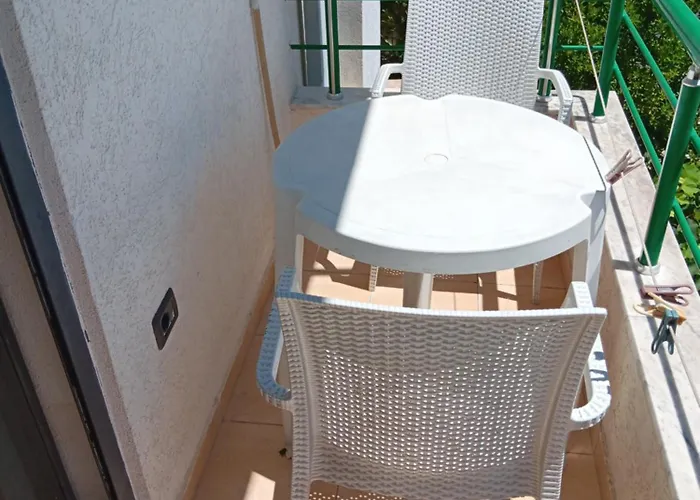 A-vila Golem (Tirana)