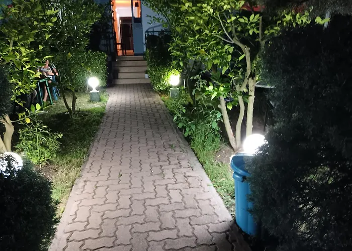 Gasthof A-vila Golem (Tirana)