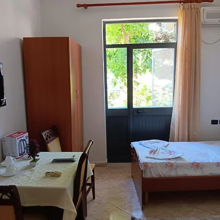 A-vila Gasthuis Golem (Tirana)