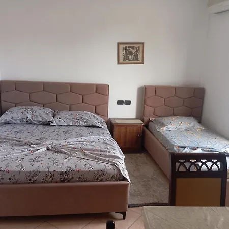 A-vila Gasthuis Golem (Tirana)